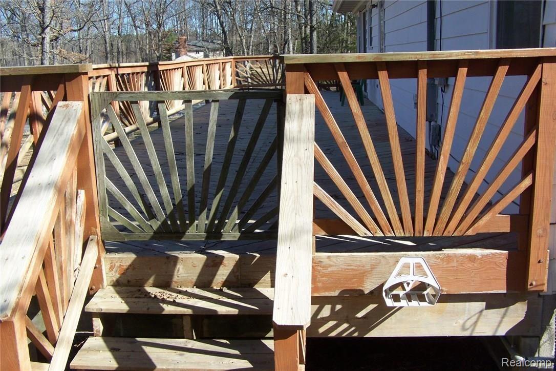 4848 Vines Road Howell, MI 48843 - Photo 31 of 32 vines large deck in back.jpg