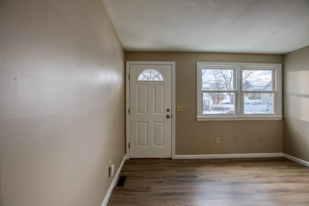 33-35 Nathaniel Street Springfield, MA 01109 - Photo 12 of 32 Gallery Image 12