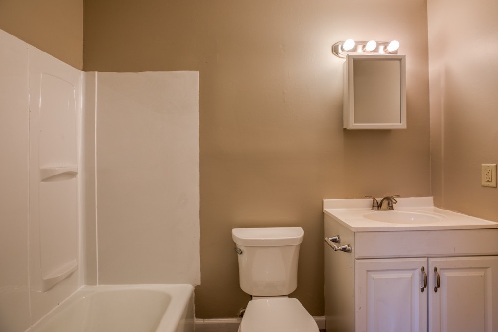 33-35 Nathaniel Street Springfield, MA 01109 - Photo 14 of 32 Gallery Image 14