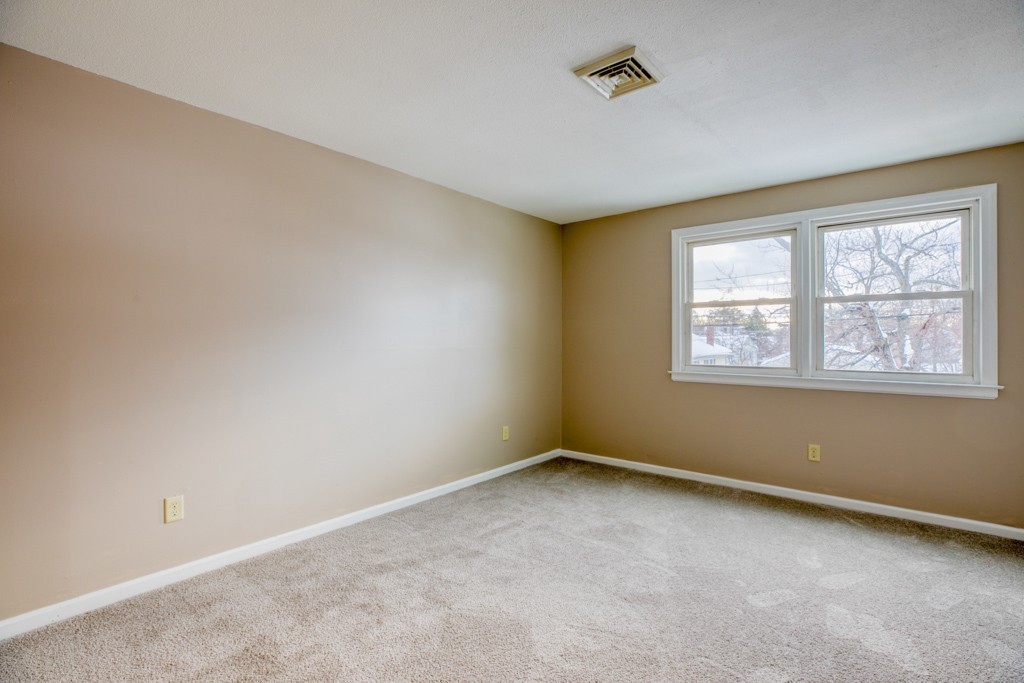 33-35 Nathaniel Street Springfield, MA 01109 - Photo 18 of 32 Gallery Image 18