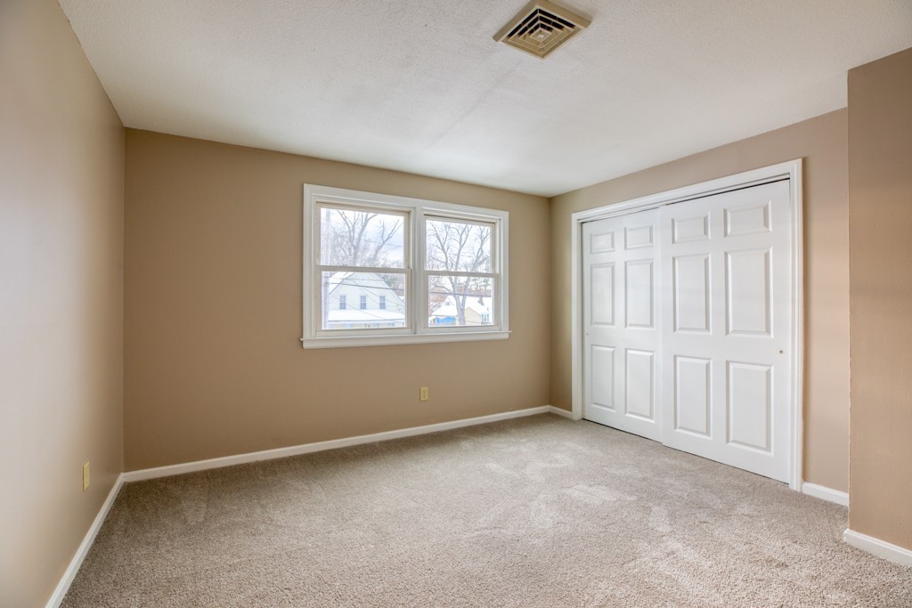 33-35 Nathaniel Street Springfield, MA 01109 - Photo 19 of 32 Gallery Image 19