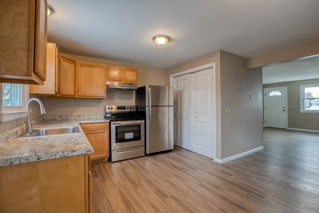 33-35 Nathaniel Street Springfield, MA 01109 - Photo 4 of 32 Gallery Image 4