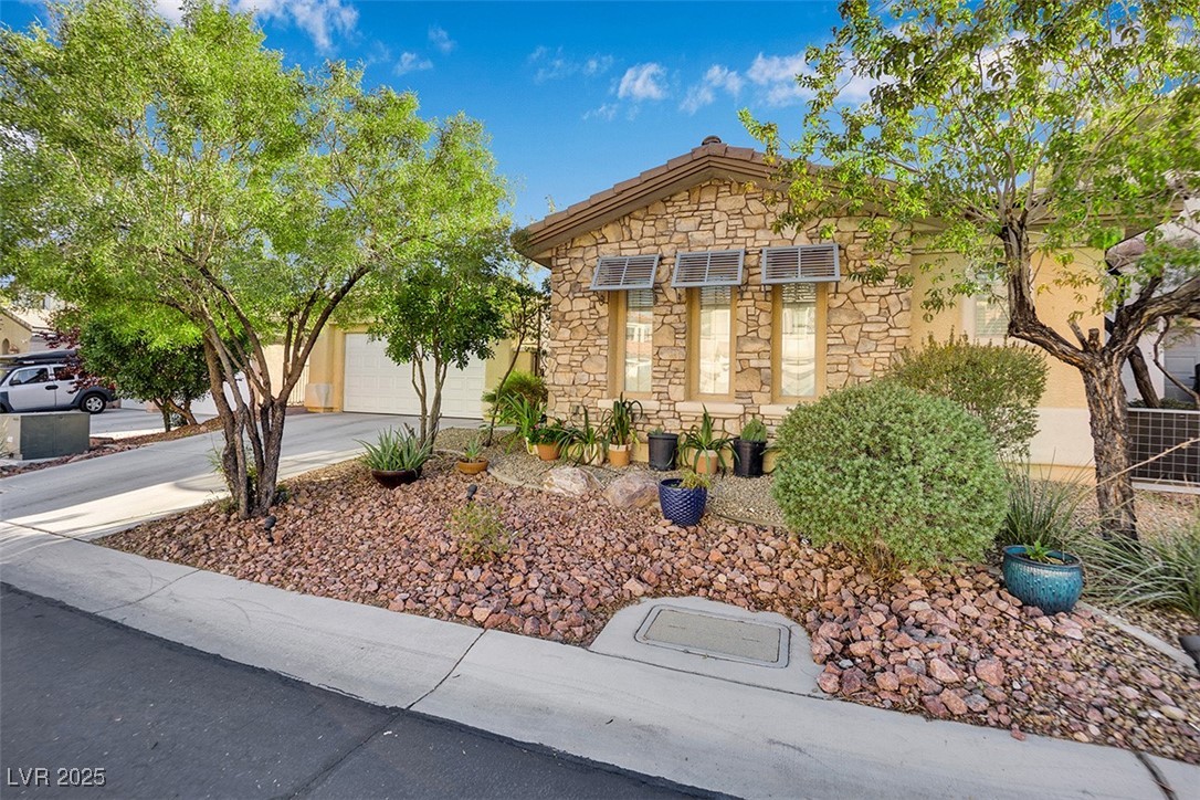 8359 Nelson Ridge Lane Las Vegas, NV 89178 - Photo 3 of 32