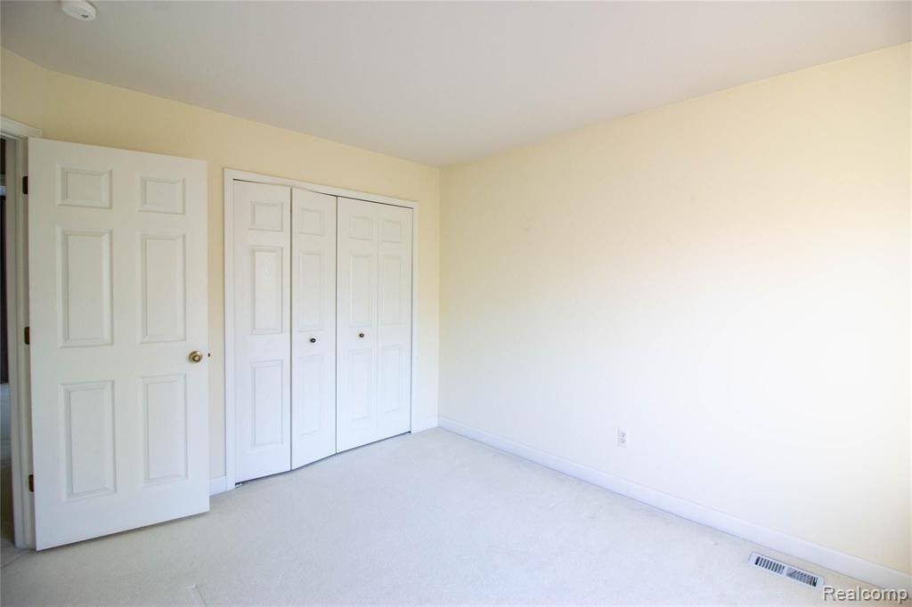 1067 Grandview Drive Rochester Hills, MI 48306 - Photo 13 of 26