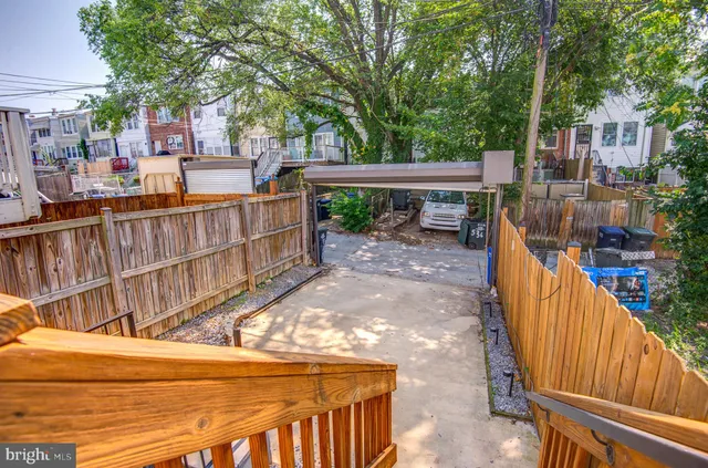 a view of entryway and hall