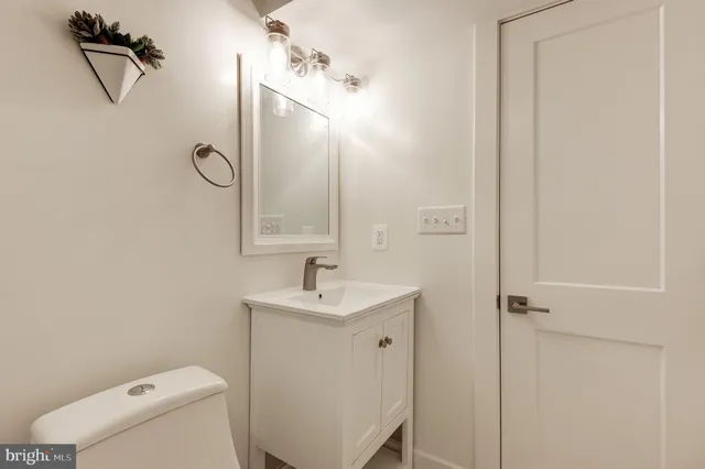 $5,000 | 543 23rd Place Northeast, Washington, DC 20002