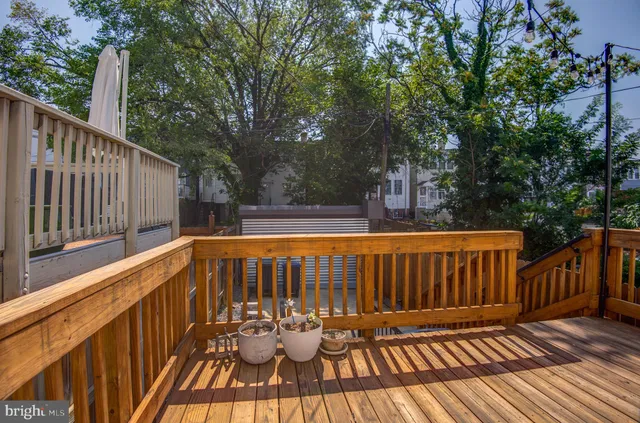 $5,000 | 543 23rd Place Northeast, Washington, DC 20002