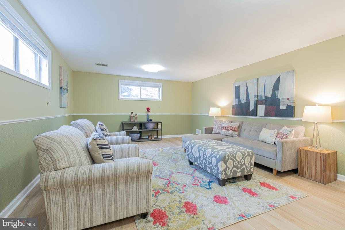 403 Hannes Street Silver Spring, MD 20901 - Photo 29 of 39
