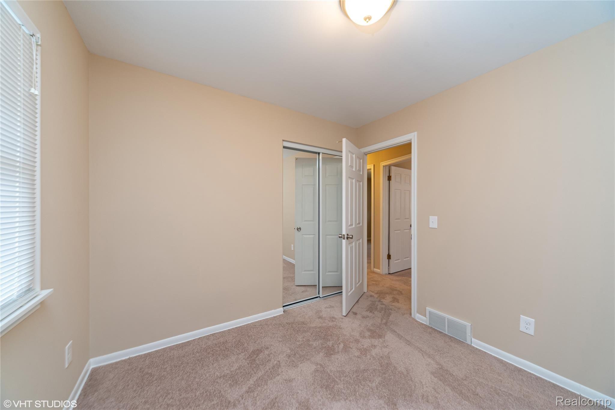 1448 West Judd Road Flint, MI 48507 - Photo 10 of 23 10_1448WJUDDROAD_2011_HiRes.jpg