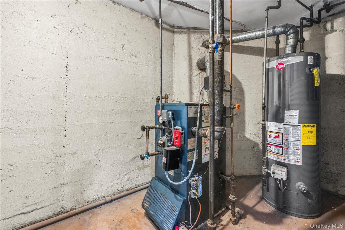 179-67 Selover Road Queens, NY 11434 - Photo 34 of 49 a view of walk in closet