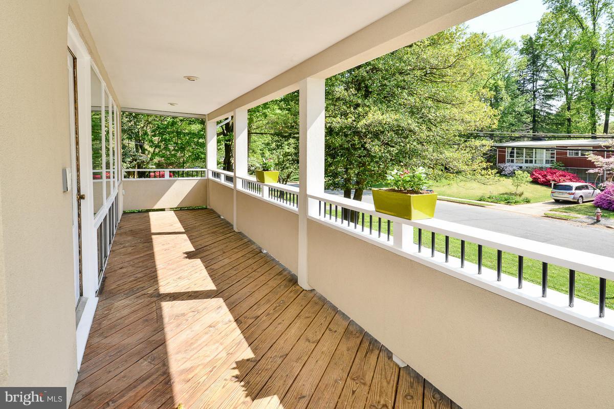 2927 Pine Spring Road Falls Church, VA 22042 - Photo 16 of 26 Veranda
