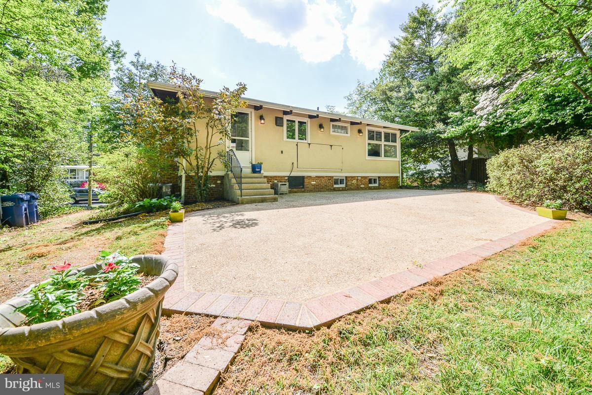 2927 Pine Spring Road Falls Church, VA 22042 - Photo 21 of 26 custom patio