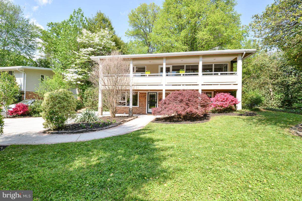 2927 Pine Spring Road Falls Church, VA 22042 - Photo 22 of 26 Exterior (Front)
