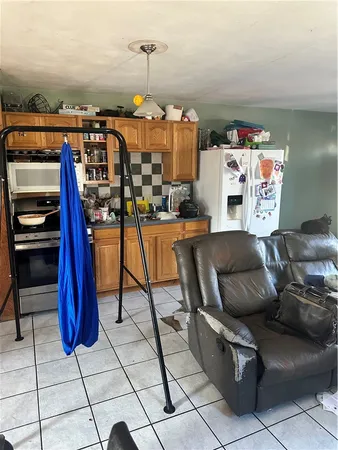 $275,000 | 5 Washington Avenue, Cranston, RI 02920