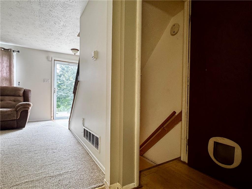 704 Countryside Drive McKees Rocks, PA 15136 - Photo 6 of 40 Gallery Image 6