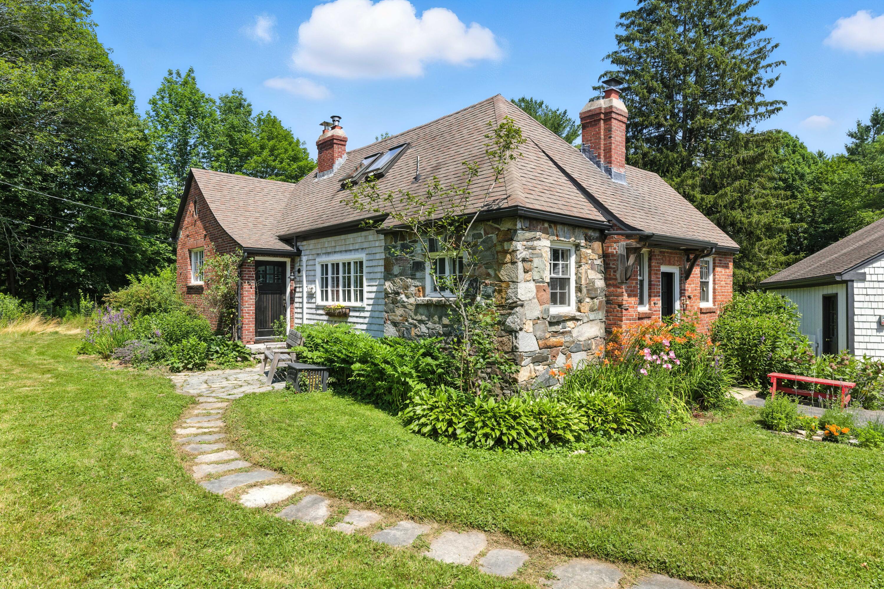 137 Middle Road Cumberland, ME 04021 - Photo 4 of 50 3G0A0601