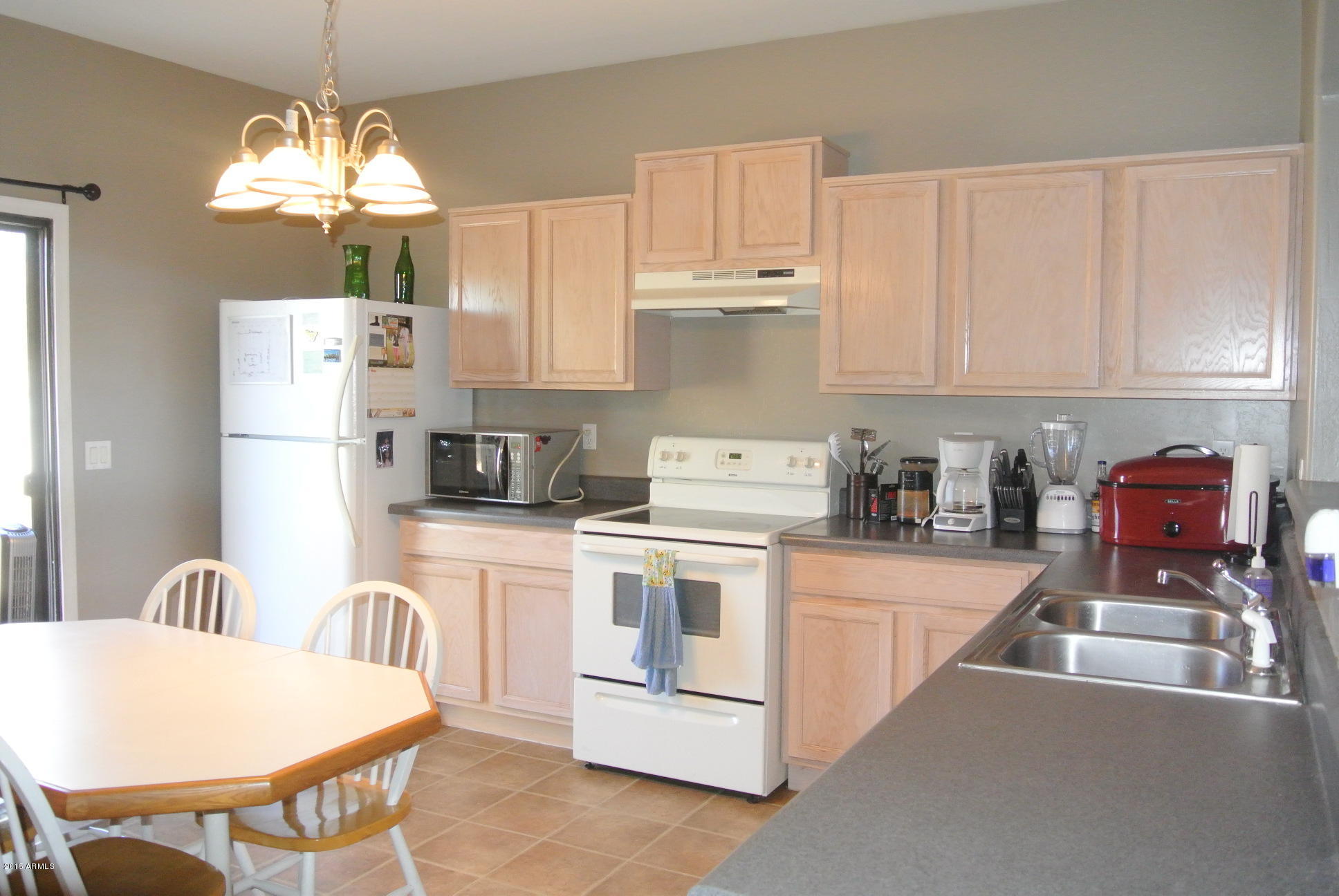 1118 West Fremont Rd. Phoenix, AZ 85041 - Photo 3 of 28 DSC_2847