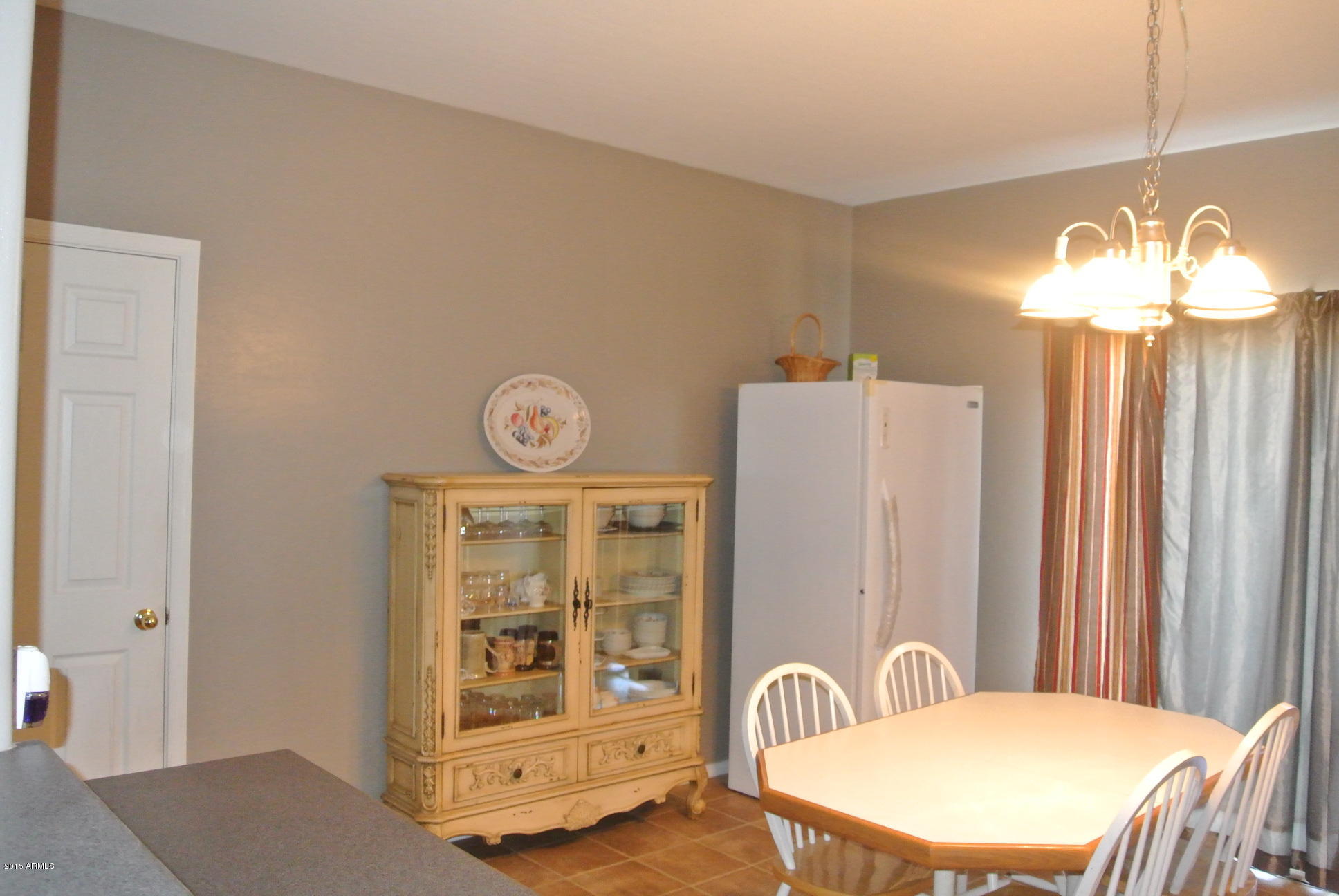 1118 West Fremont Rd. Phoenix, AZ 85041 - Photo 6 of 28 DSC_2853