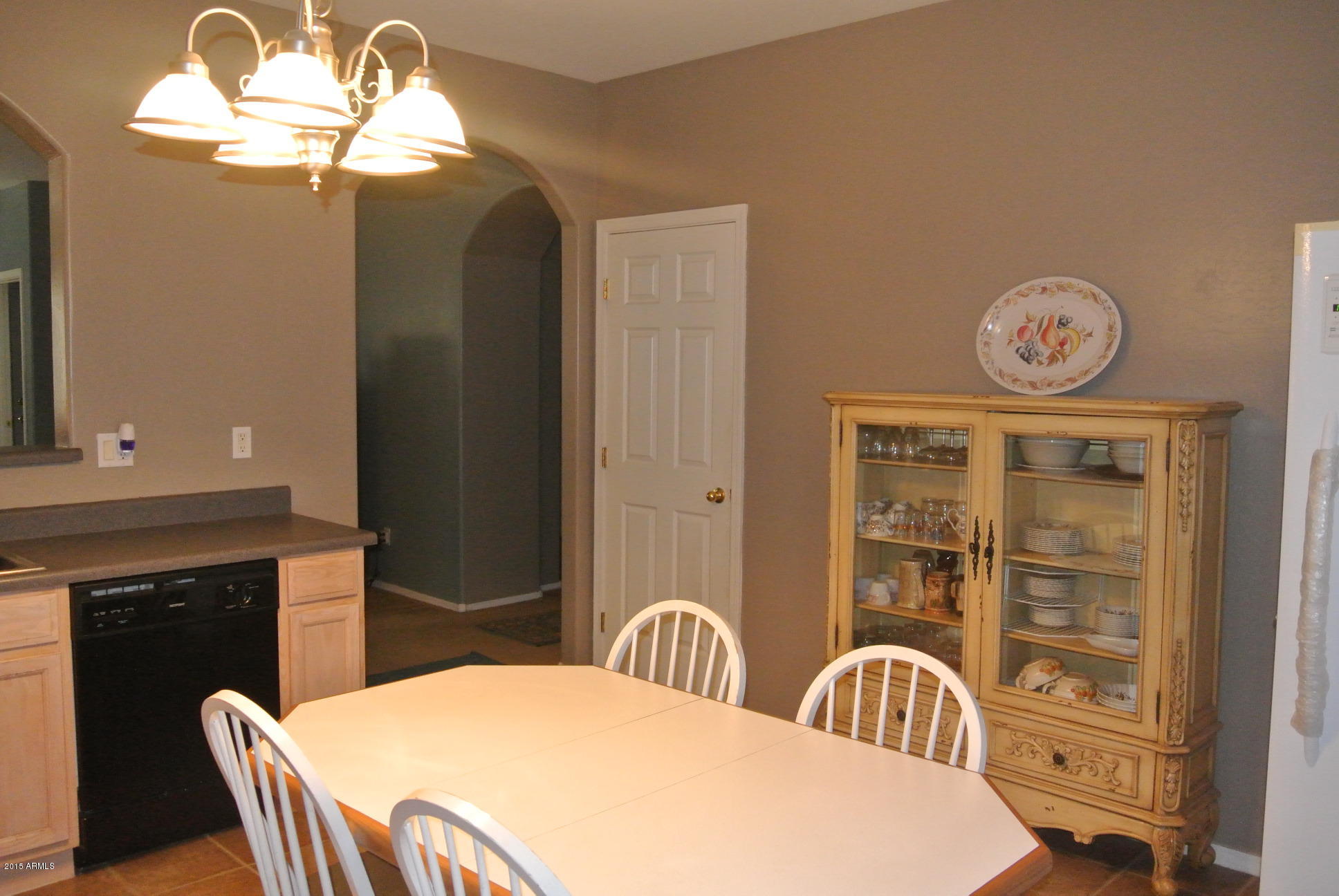 1118 West Fremont Rd. Phoenix, AZ 85041 - Photo 7 of 28 DSC_2856