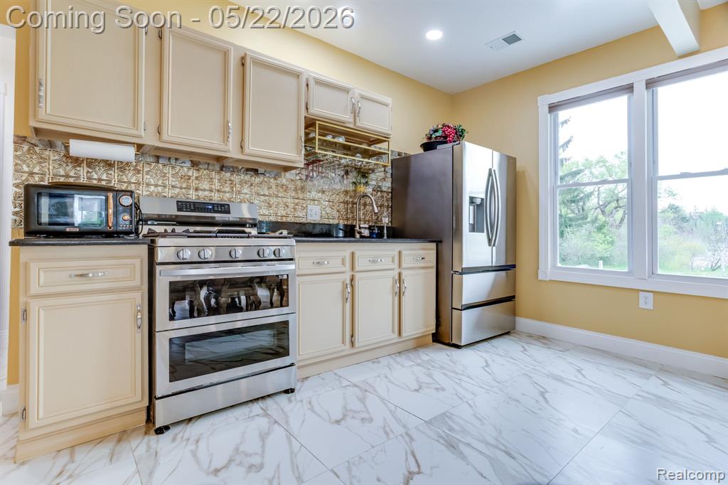 2400 North Lakeshore Road Carsonville, MI 48419 - Photo 14 of 33