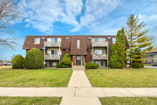 $1,900 | 20224 South Frankfort Square Road, Unit G, Frankfort, IL 60423