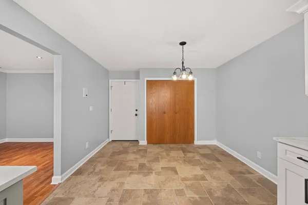 $1,900 | 20224 South Frankfort Square Road, Unit G, Frankfort, IL 60423