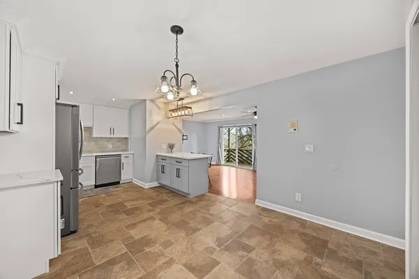 $1,900 | 20224 South Frankfort Square Road, Unit G, Frankfort, IL 60423