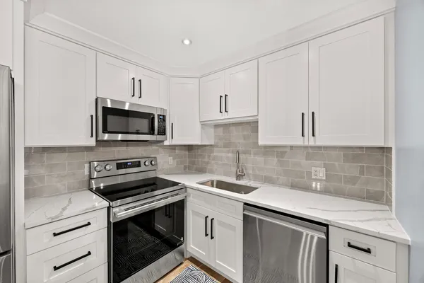 $1,900 | 20224 South Frankfort Square Road, Unit G, Frankfort, IL 60423