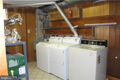 1825 Opalocka Drive McLean, VA 22101 - Photo 26 of 29 Washer & Dryer