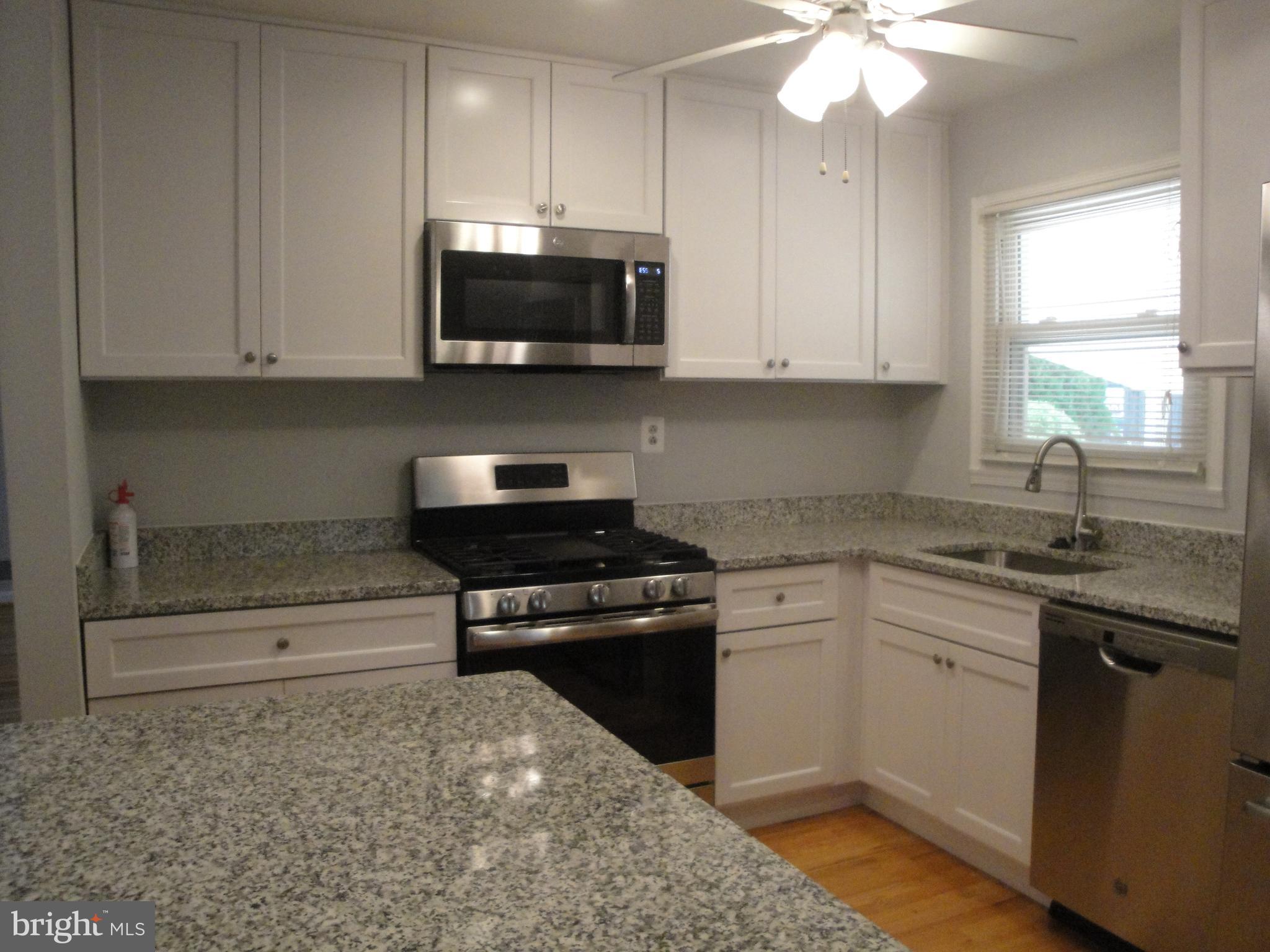 1825 Opalocka Drive McLean, VA 22101 - Photo 8 of 29 Kitchen