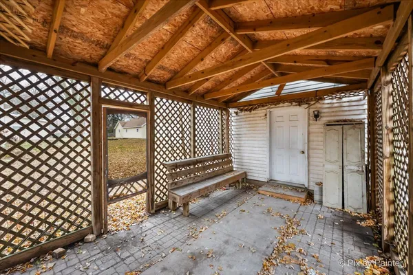 $2,000 | 708 South 1st Street, DeKalb, IL 60115