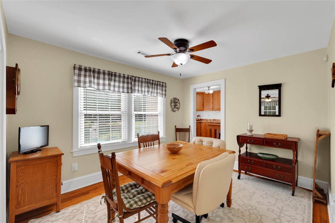 1425 Dyar Road Seneca, SC 29672 - Photo 11 of 28 Dining Room