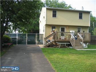 574 Durham Road Langhorne, PA 19047 - Photo 2 of 10 Exterior Back