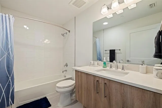 $5,500 | 415 Island Way, Unit 502, Clearwater Beach, FL 33767