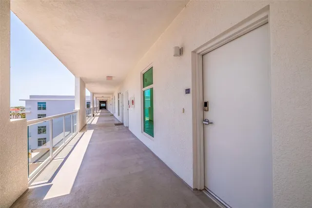 $5,500 | 415 Island Way, Unit 502, Clearwater Beach, FL 33767