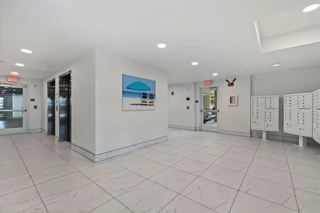 $5,500 | 415 Island Way, Unit 502, Clearwater Beach, FL 33767