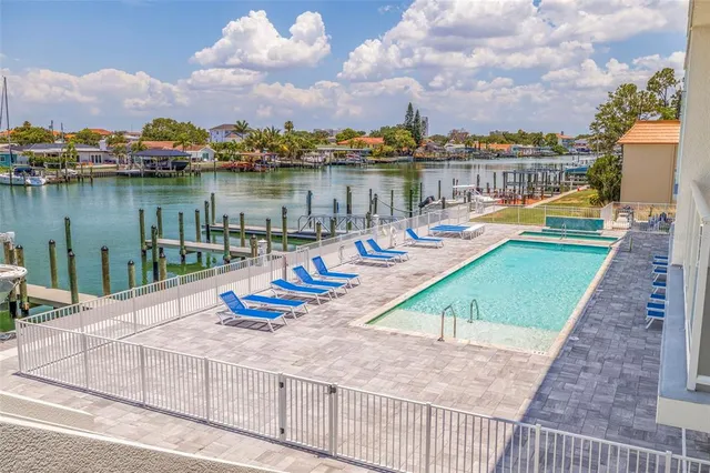 $5,500 | 415 Island Way, Unit 502, Clearwater Beach, FL 33767