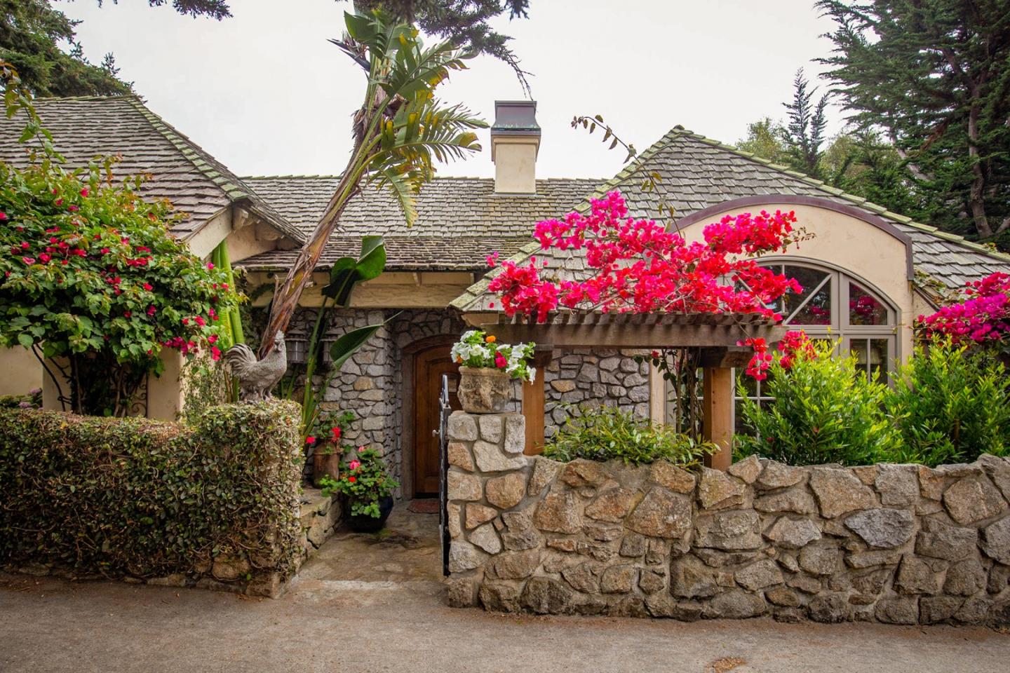 0 Southeast Se Corner Carmel, CA 93923 - Photo 3 of 21 a small garden covered with tall buildings