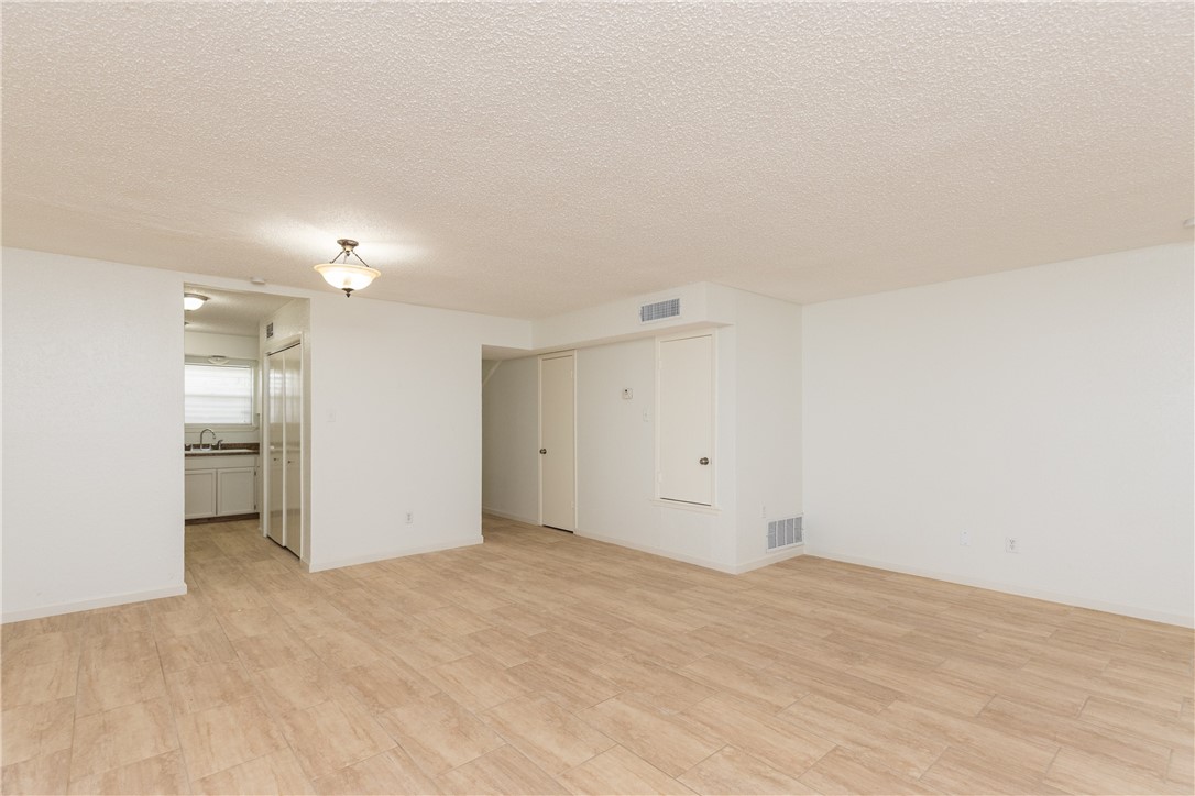 5133 Middlecoff Circle, Unit B Corpus Christi, TX 78413 - Photo 22 of 29 a view of an empty room