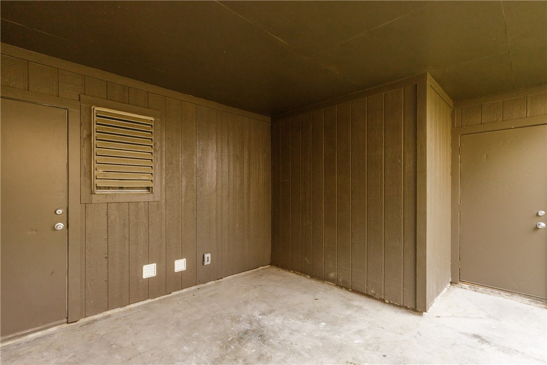 5133 Middlecoff Circle, Unit B Corpus Christi, TX 78413 - Photo 27 of 29 a view of an empty room