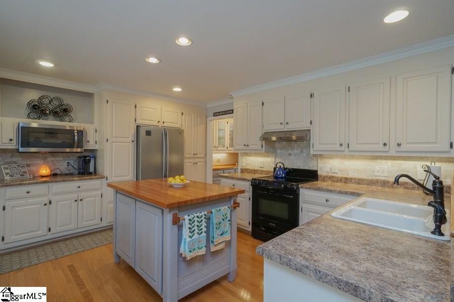 112 Deer Spring Lane Simpsonville, SC 29680 - Photo 14 of 36 Gallery Image 14
