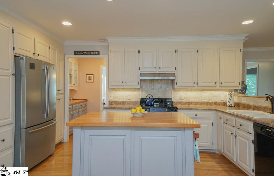 112 Deer Spring Lane Simpsonville, SC 29680 - Photo 10 of 36 Gallery Image 10