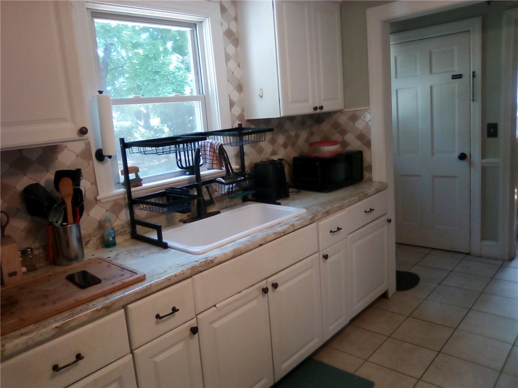 199 Main Avenue Warwick, RI 02886 - Photo 6 of 12