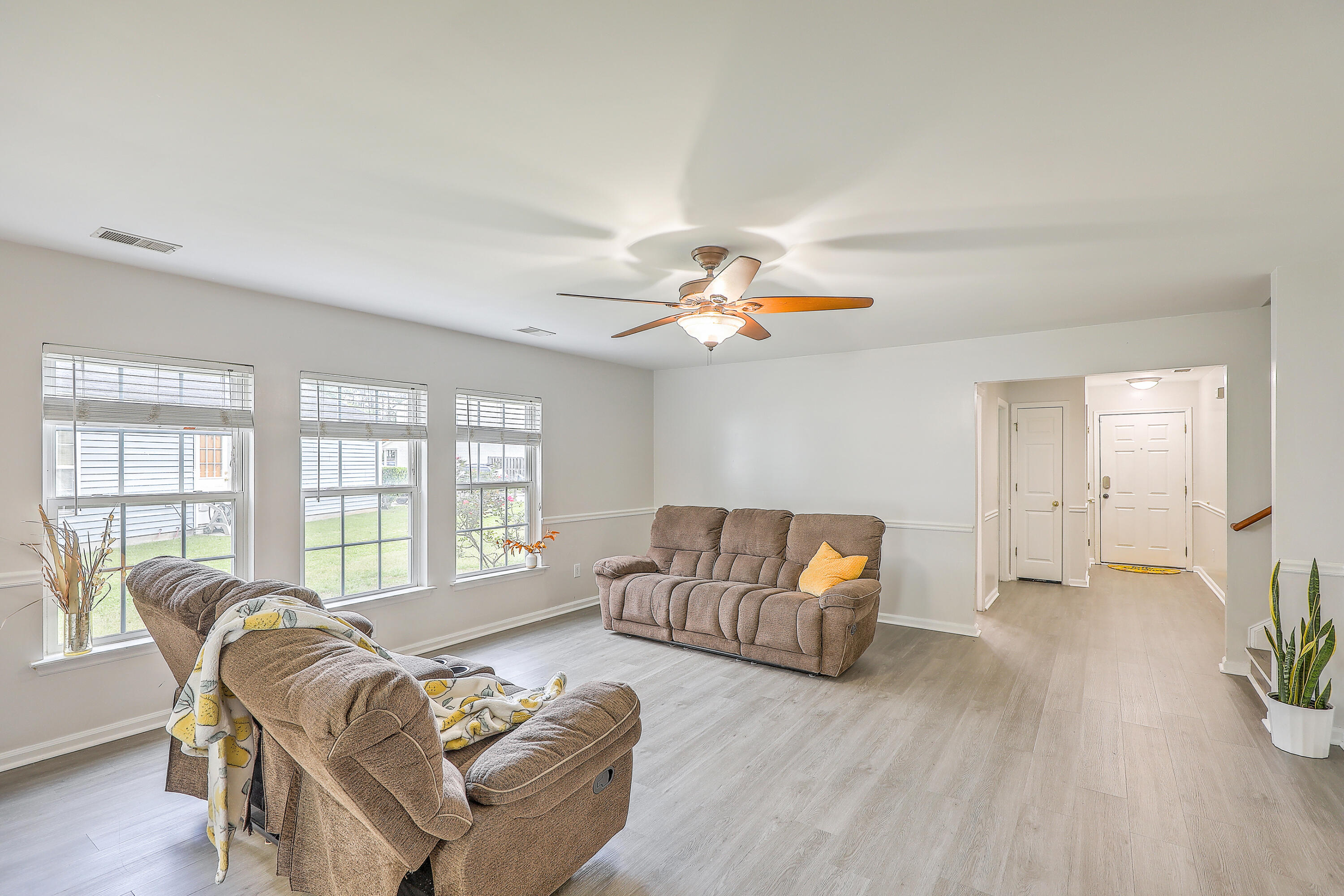 108 Avalon Road Summerville, SC 29483 - Photo 3 of 34 0W7A5729_30_31_32_33_34_35
