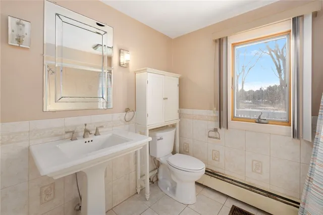 $575,000 | 40 Kristen Court, Warwick, RI 02888