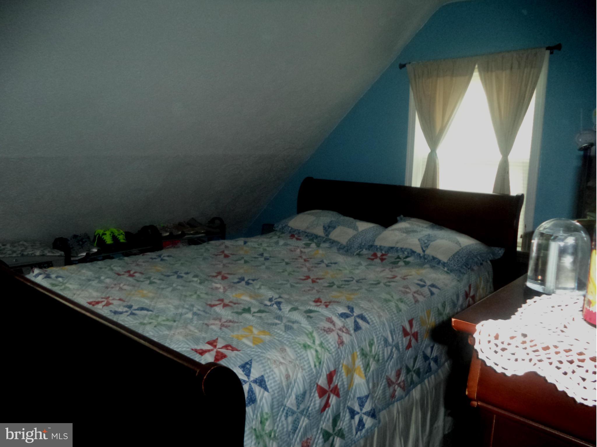 2403 Woodridge Road Baltimore, MD 21219 - Photo 8 of 19 Bedroom (Master)