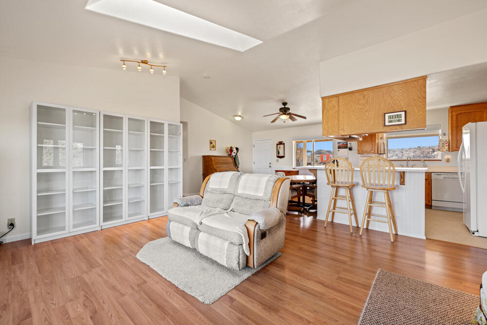 12150 Falvey Road Klamath Falls, OR 97603 - Photo 57 of 80 12150FalveyRd.-67