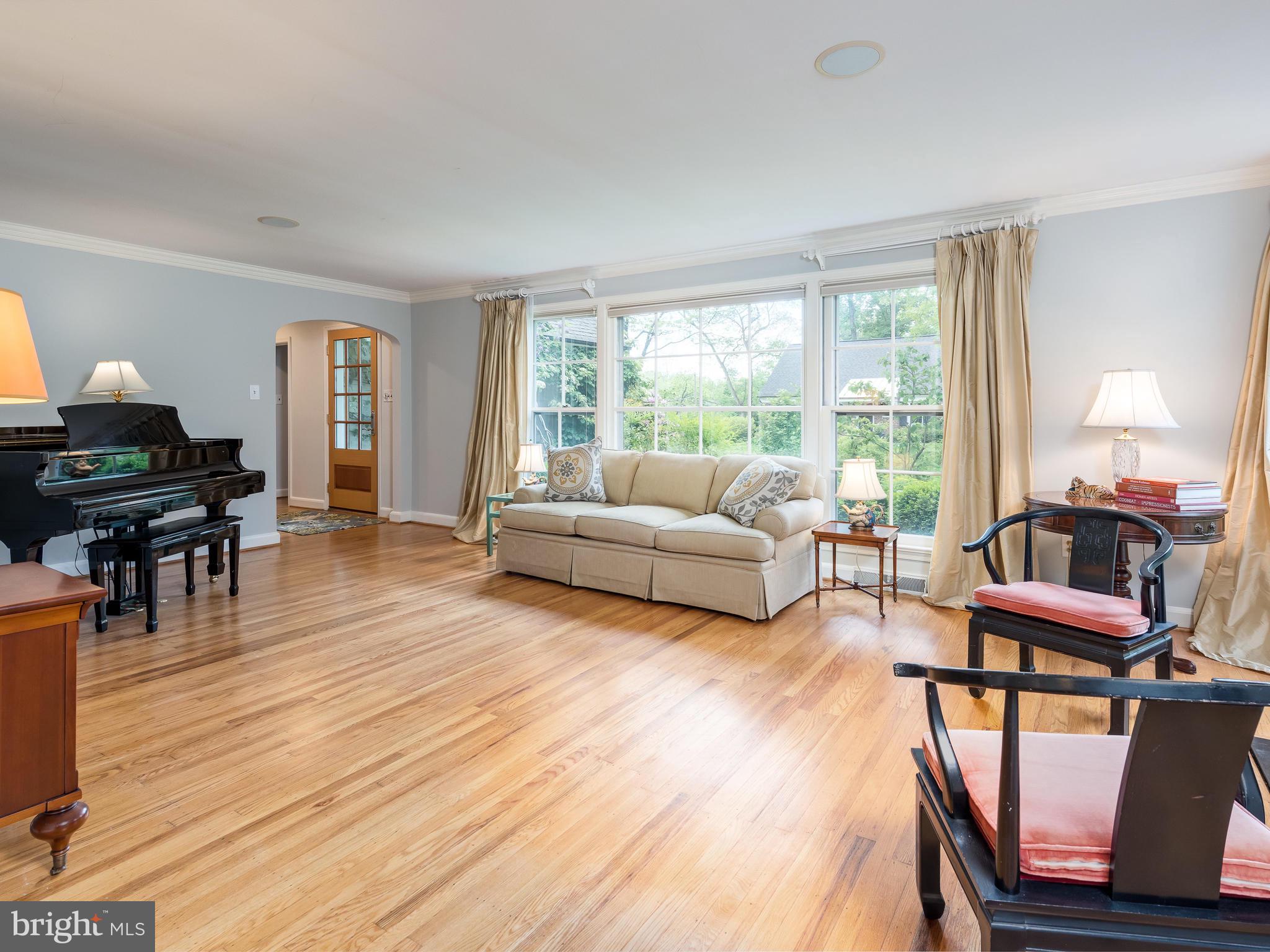 709 Eagle Road Wayne, PA 19087 - Photo 8 of 46 Living Room