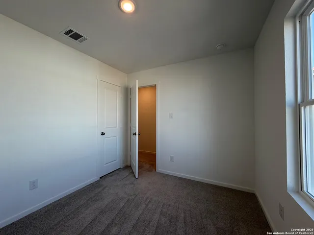 $1,395 | 11910 Bluebell Ridge, Converse, TX 78109