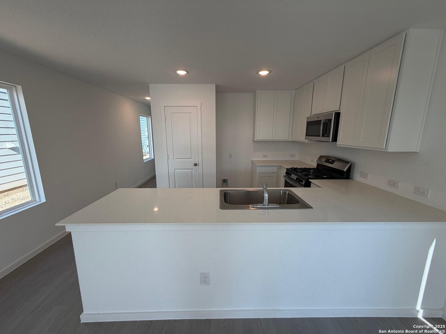 11910 Bluebell Ridge Converse, TX 78109 - Photo 2 of 15 a view of kitchen cabinets